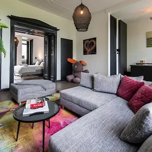 https://museum-square-view-bb.amsterdamhotelsnl.com